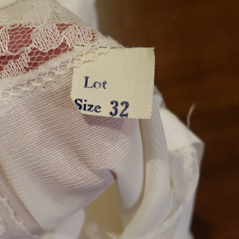 Elegant Vintage Cream/White Lace Slip - Picture 13 of 13